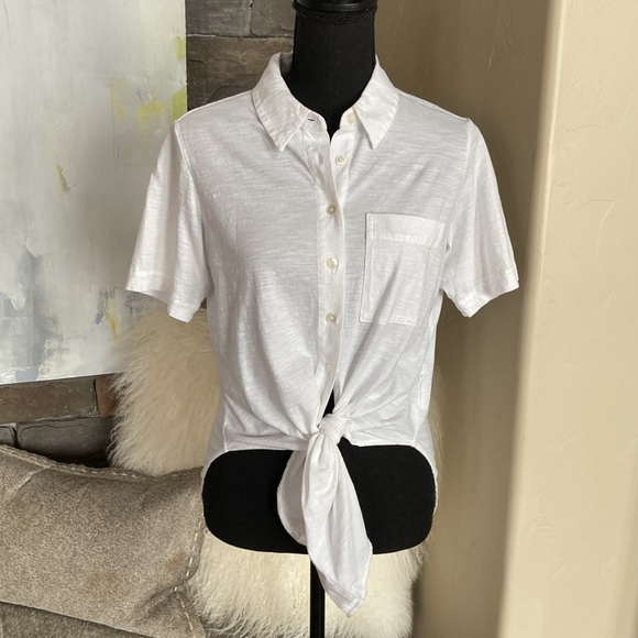 Theory Hekanina Sea Slub Cotton Tie-Front Shirt - Picture 9 of 13